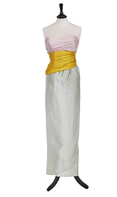 Lot 379 - A Pierre Balmain haute couture tricolour sheath, late 1950s