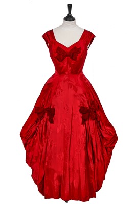 Lot 364 - A Maison Worth scarlet damask satin ball gown, late 1950s
