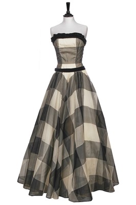 Lot 363 - A Maison Worth checked organza ball gown, 1950s