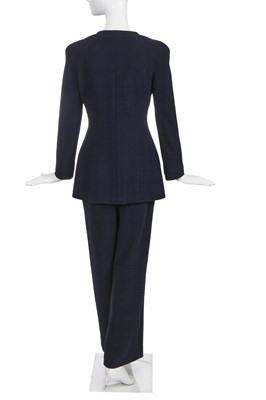 Lot 30 - A Chanel navy wool crêpe suit, Autumn-Winter 1997-98