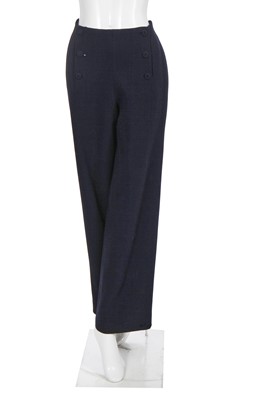 Lot 30 - A Chanel navy wool crêpe suit, Autumn-Winter 1997-98