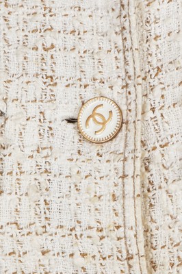 Lot 36 - A Chanel speckled-white tweed suit, Spring-Summer 2001