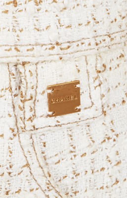 Lot 36 - A Chanel speckled-white tweed suit, Spring-Summer 2001