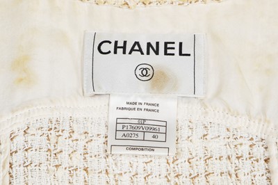 Lot 36 - A Chanel speckled-white tweed suit, Spring-Summer 2001