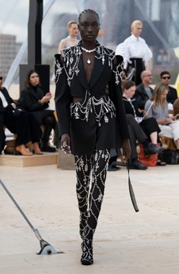 Lot 69 - A pair of Alexander McQueen by Sarah Burton 'Crystal Raindrop' embroidered 'Arc' boots, Spring-Summer 2022