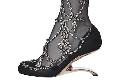 Lot 69 - A pair of Alexander McQueen by Sarah Burton 'Crystal Raindrop' embroidered 'Arc' boots, Spring-Summer 2022