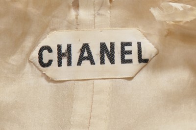 Lot 51 - A Chanel haute couture by Jean Cazaubon and Yvonne Dudel cream wool suit, circa 1977