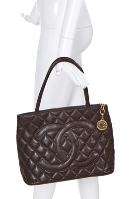 Lot 52 - A Chanel brown caviar leather handbag, 1997-99