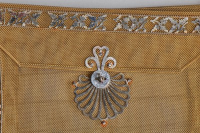 Lot 11 - A gilt mesh purse, probably French, circa 1800