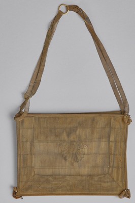 Lot 11 - A gilt mesh purse, probably French, circa 1800