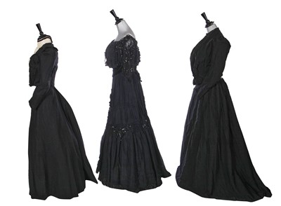 Lot 651 - A group of black mourning garments, 1900-1910s