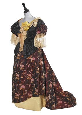 Lot 485 - A Charles Frederick Worth silk chine evening gown, 1893-94