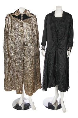 Lot 617 - A Marshall & Snelgrove silver cloqué evening cape, late 1920s-early30s