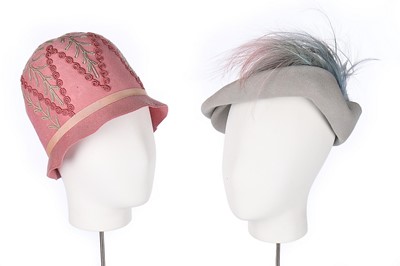 Lot 11 - A group of felt and straw hats, 1920s-40s,...