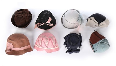 Lot 11 - A group of felt and straw hats, 1920s-40s,...