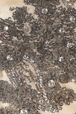 Lot 74 - A Molyneux couture ivory silk grosgrain...
