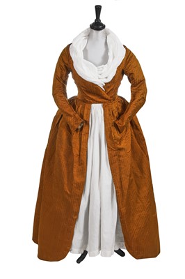 Lot 519 - A russet-brown cannelé silk robe à l'Anglaise, 1775-85