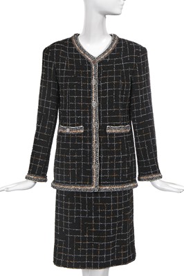 Lot 12 - A Chanel by Karl Lagerfeld checked bouclé tweed suit, 'Intimate Technology' collection, Spring-Summer 2017