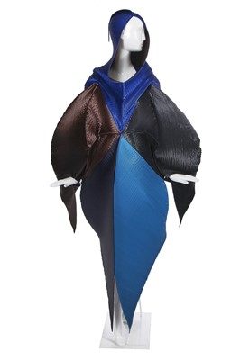 Lot 137 - A fine and rare Issey Miyake pleated polyester starfish tunic, Autumn-Winter 1999-2000