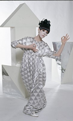 Lot 55 - Peggy Moffitt's Rudi Gernreich Tzaims Luksus print silk evening dress, 1966