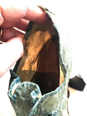 Lot 535 - A rare pair of high fashion silk damask shoes, French, 1720-30