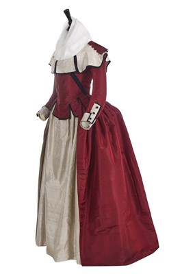 Lot 517 - A rare silk redingote, French, 1785-90