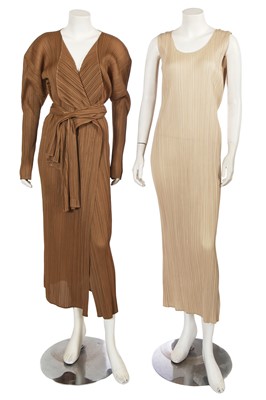 Lot 416 - An Issey Miyake pleated polyester ensemble, circa 2000