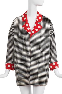 Lot 51 - A Chanel by Karl Lagerfeld black and white houndstooth jacket, Spring-Summer 1987