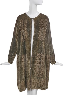 Lot 519 - A Mariano Fortuny stencilled velvet evening coat, 1920-30