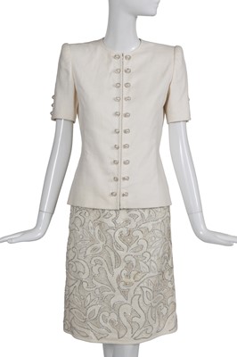 Lot 397 - A Valentino Garavani haute couture beaded ivory linen cocktail ensemble, 1984-85
