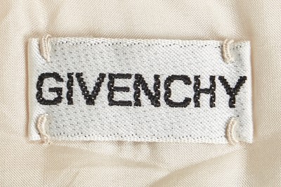 Lot 459 - An Hubert de Givenchy haute couture ivory wool cocktail suit, circa 1986