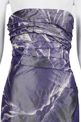 Lot 142 - An Oscar de la Renta chiné taffeta evening gown, Autumn-Winter 2013-14