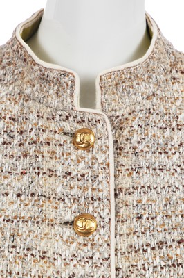 Lot 61 - A Gabrielle Chanel haute couture tweed suit, circa 1969