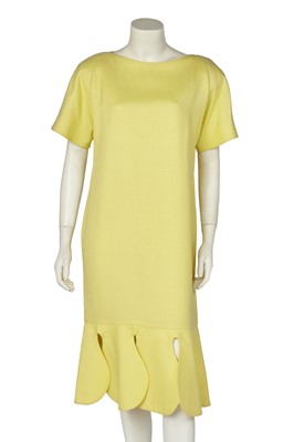 Lot 481 - A Pierre Cardin haute couture primrose linen summer dress, 1980s