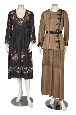 Lot 708 - A George Henry Lee & Co. brown raw silk day ensemble, circa 1914