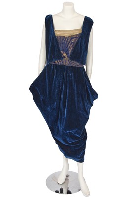 Lot 706 - A Farquharson & Wheelock velvet and gold brocade evening dress, circa 1914