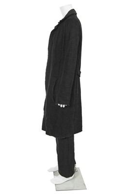 Lot 89 - A Carpe Diem men's black linen coat and trousers, Spring-Summer 2005