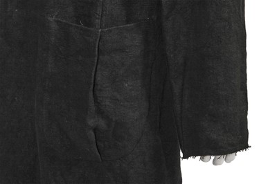 Lot 89 - A Carpe Diem men's black linen coat and trousers, Spring-Summer 2005