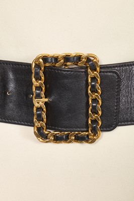 Lot 42 - A Chanel by Karl Lagerfeld leather and gilt chain belt, Autumn-Winter 1992-93