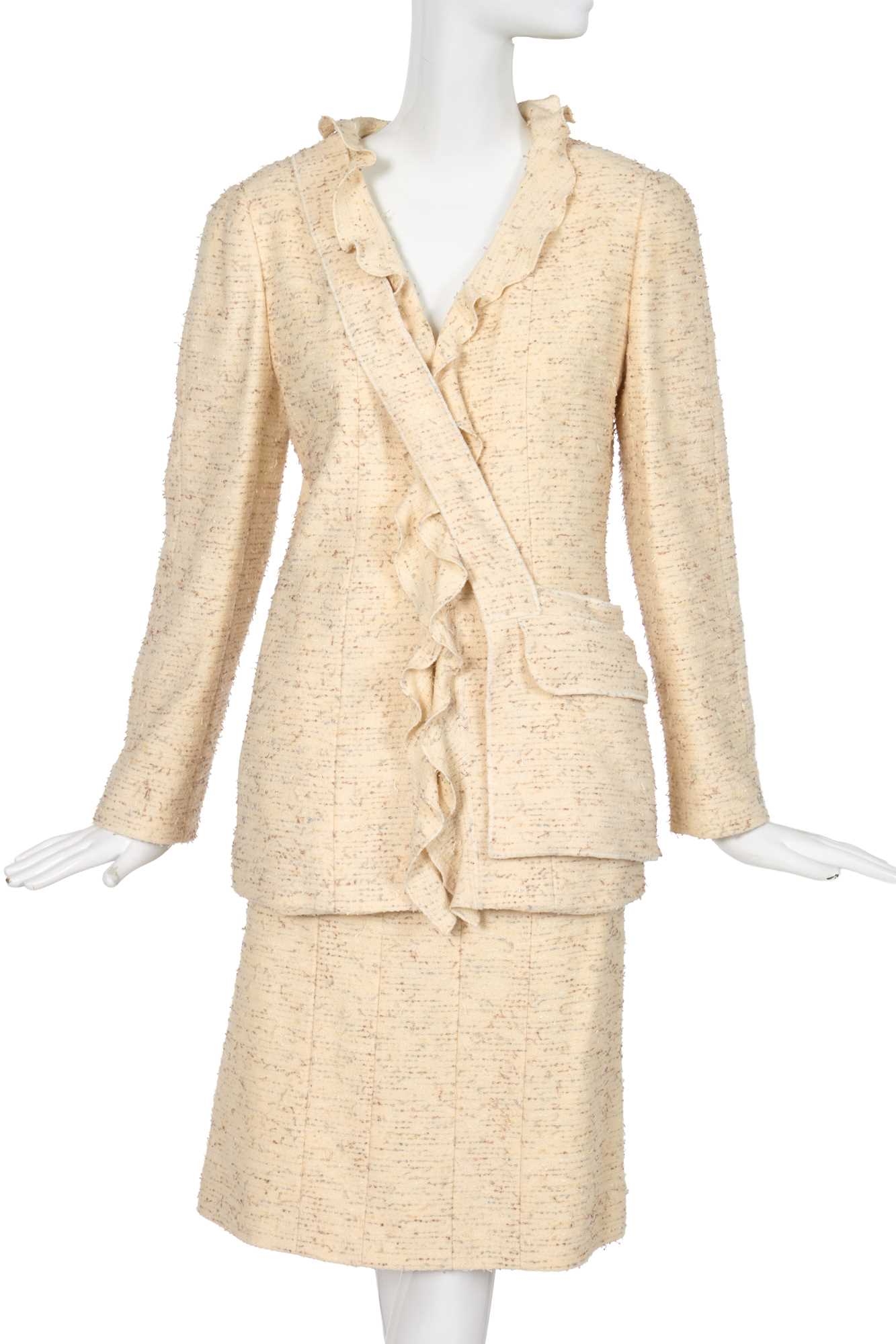Lot 23 - A Chanel by Karl Lagerfeld ivory wool suit and bag, Autumn-Winter 1999-2000