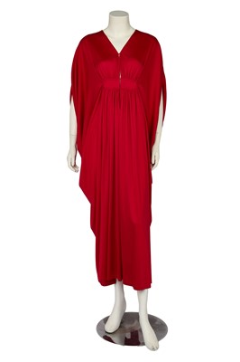 Lot 569 - A Yuki (Gnyuki Torimaru) for Rembrandt red jersey kaftan-style dress, 1970s