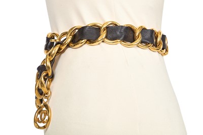 Lot 40 - A Chanel by Karl Lagerfeld leather and gilt chain belt, Spring-Summer 1993