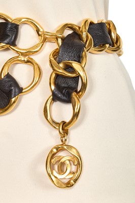 Lot 40 - A Chanel by Karl Lagerfeld leather and gilt chain belt, Spring-Summer 1993