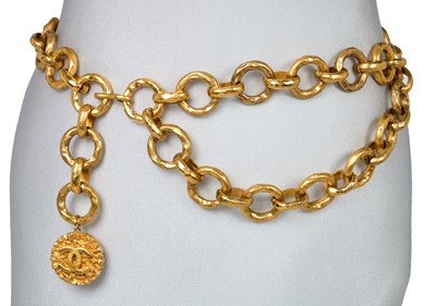 Lot 37 - A Chanel by Karl Lagerfeld gilt chain belt, Spring-Summer 1993