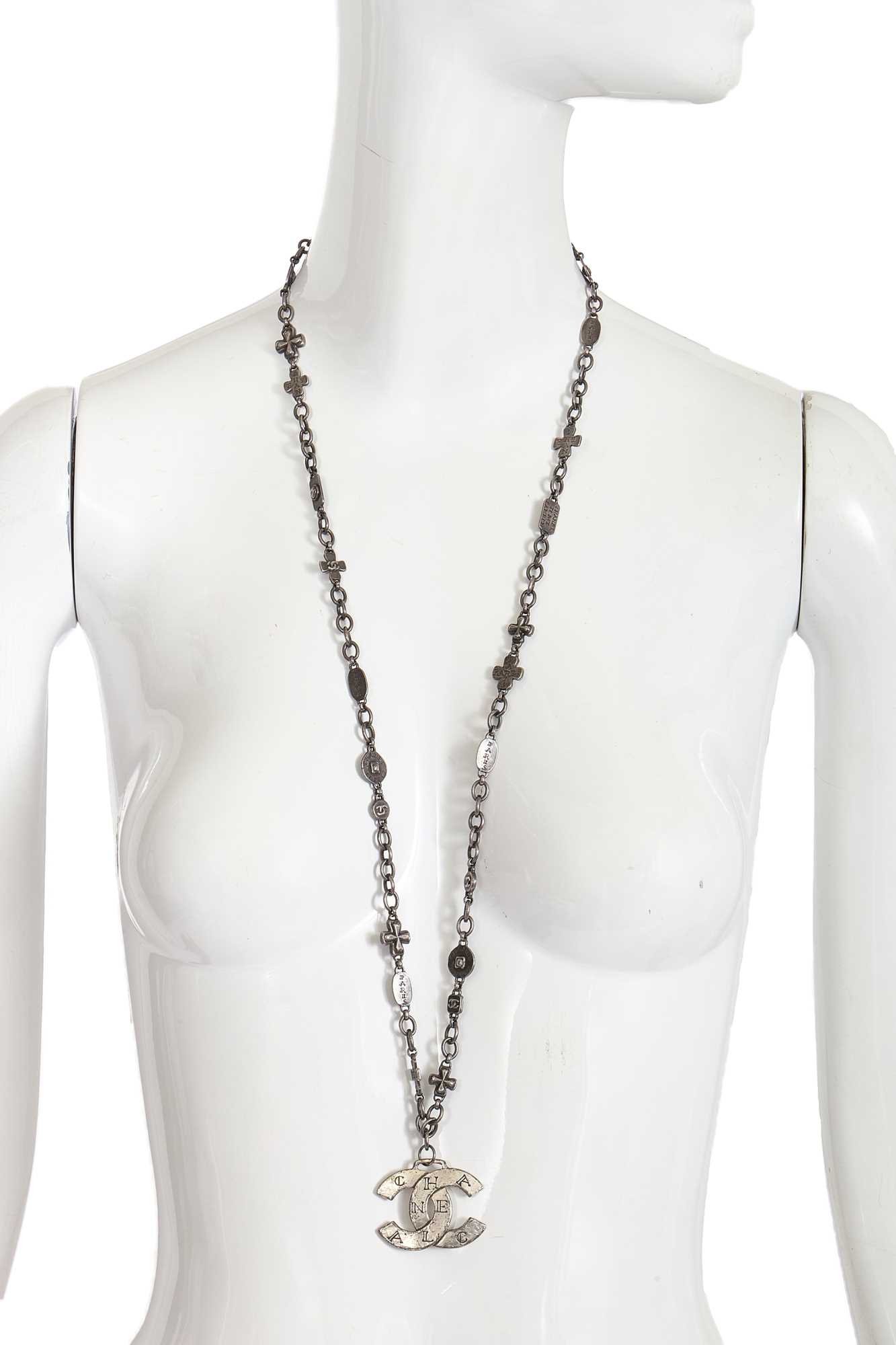 Lot 25 - A Chanel by Karl Lagerfeld silvertone chain necklace, Autumn-Winter 1998-99