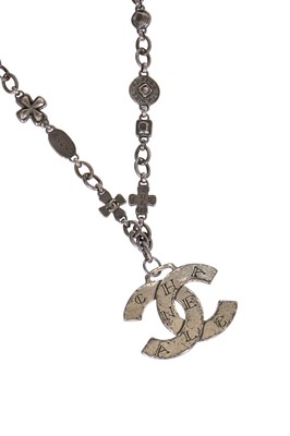 Lot 25 - A Chanel by Karl Lagerfeld silvertone chain necklace, Autumn-Winter 1998-99