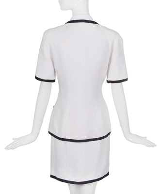 Lot 81 - A Chanel by Karl Lagerfeld black and white linen-blend suit, Spring-Summer 1991
