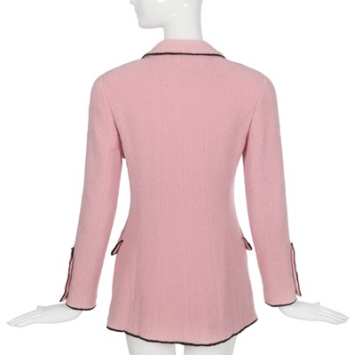 Lot 78 - A Chanel by Karl Lagerfeld pink bouclé wool jacket, Cruise collection, 1994