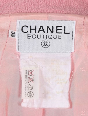 Lot 78 - A Chanel by Karl Lagerfeld pink bouclé wool jacket, Cruise collection, 1994