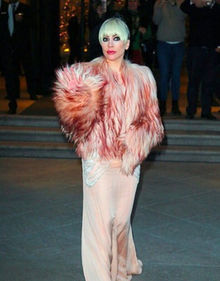 Lot 65 - A Lady Gaga-worn Francesco Scognamiglio peach organza and fur ensemble, Autumn-Winter 2017-18